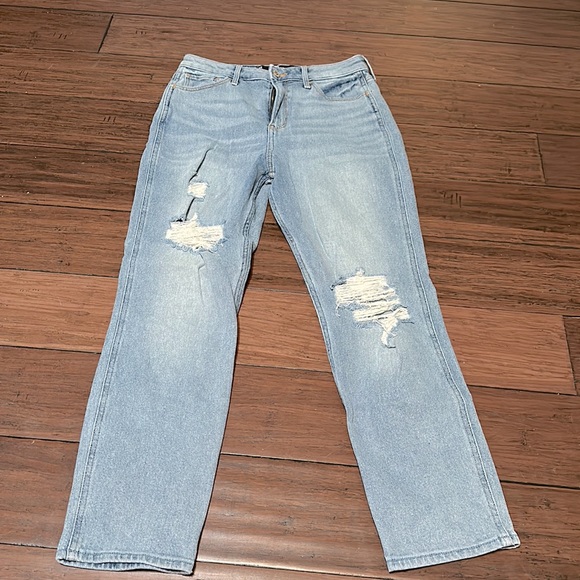 Hollister Mom Jeans - Picture 3 of 6